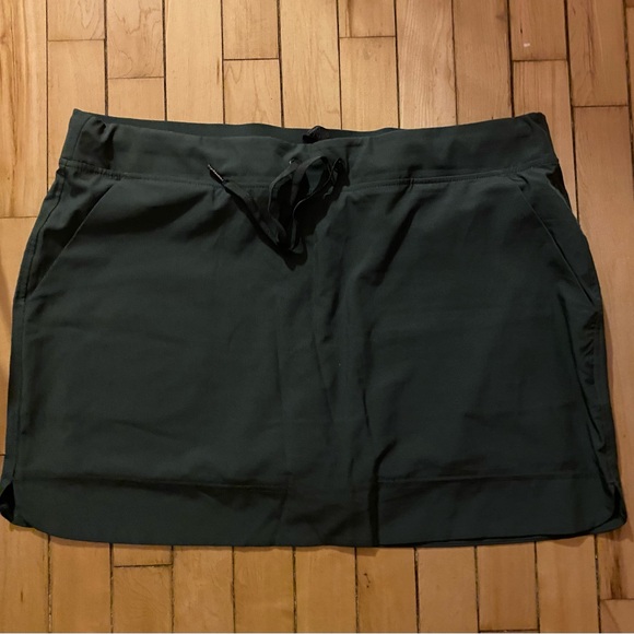 pair of GAIAM XL tennis skirt/skort - Picture 6 of 7